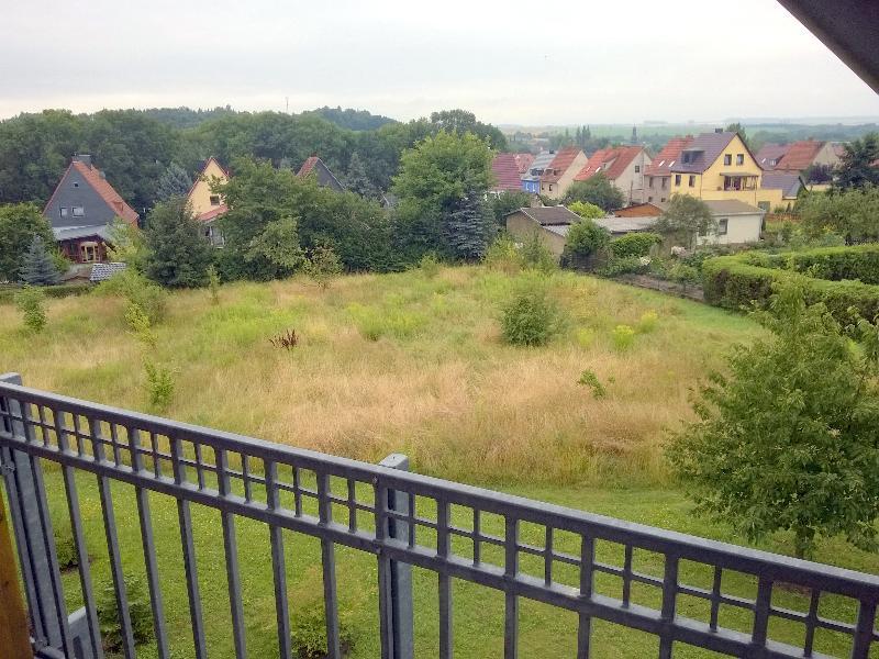 Blick vom Balkon in die Ferne