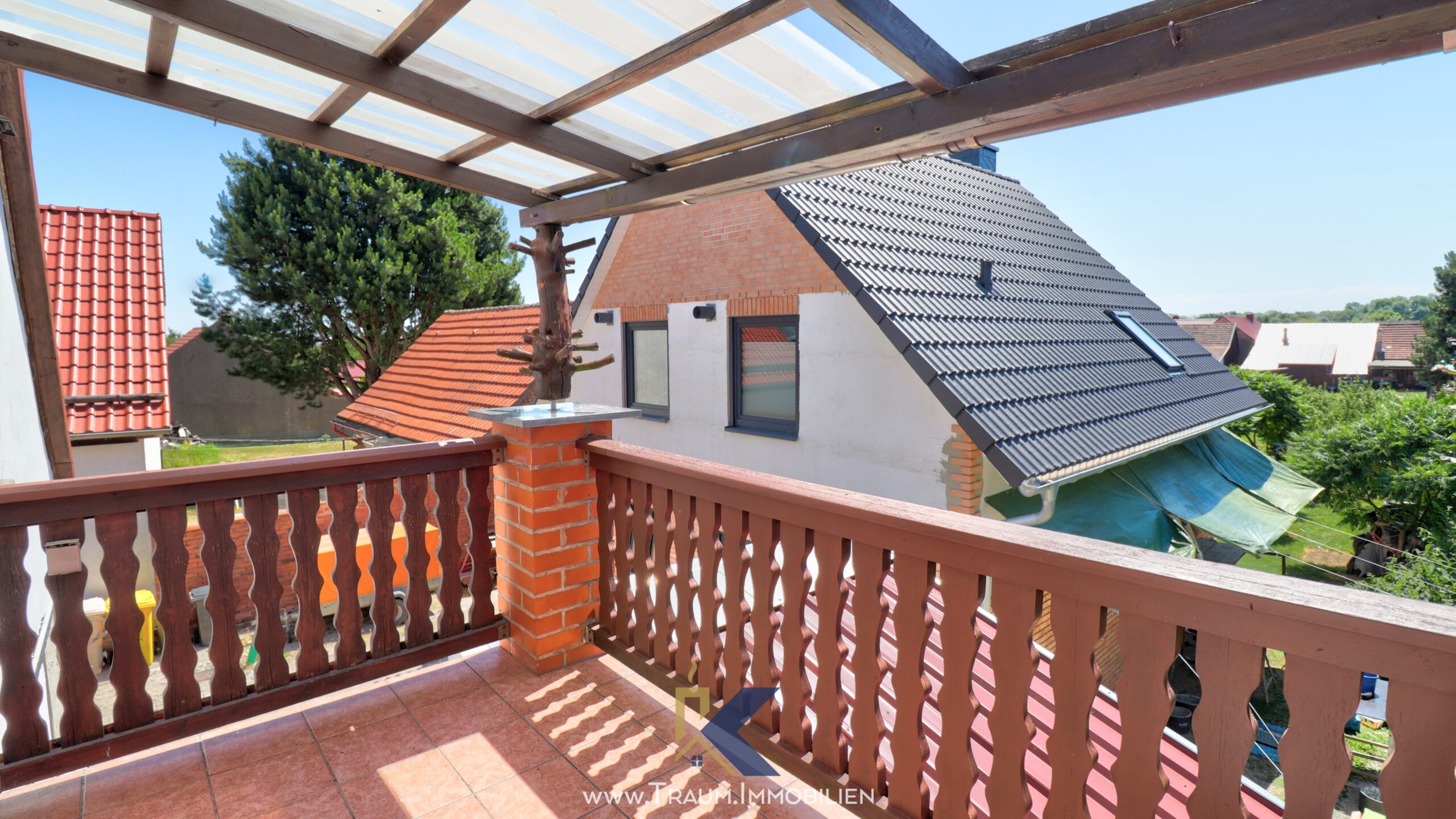 Balkon Vorderhaus